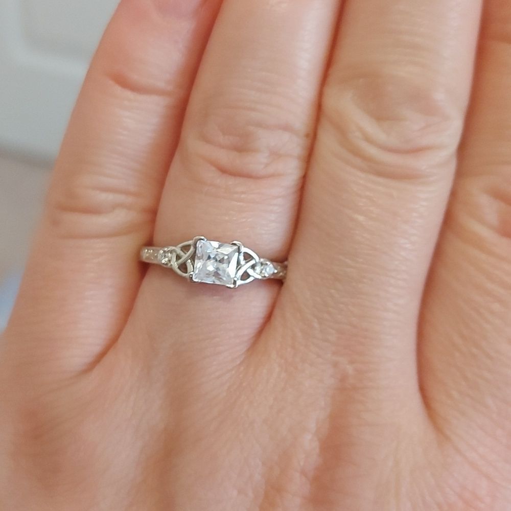 925 Sterling Silver Celtic Ring - Picture 4 of 8